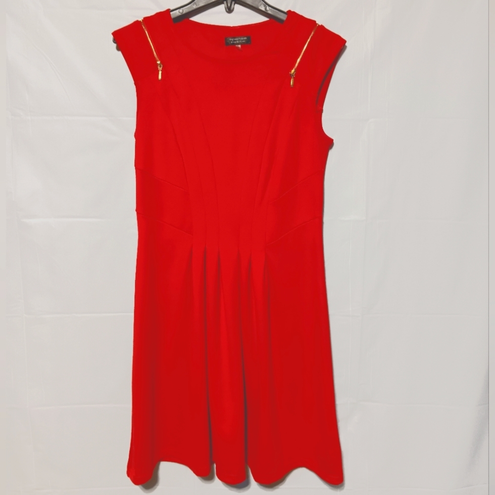 Spense Petite EUC Gorgeous Red Dress, Zipper Details On Shoulders, Sz 8P
